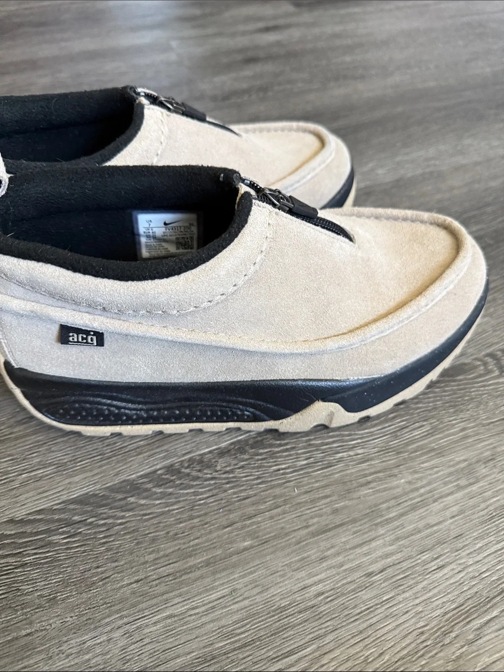 Nike Men’s Beige Suede Zip-Front Casual Shoes size 7 Mens 8.5 Womens